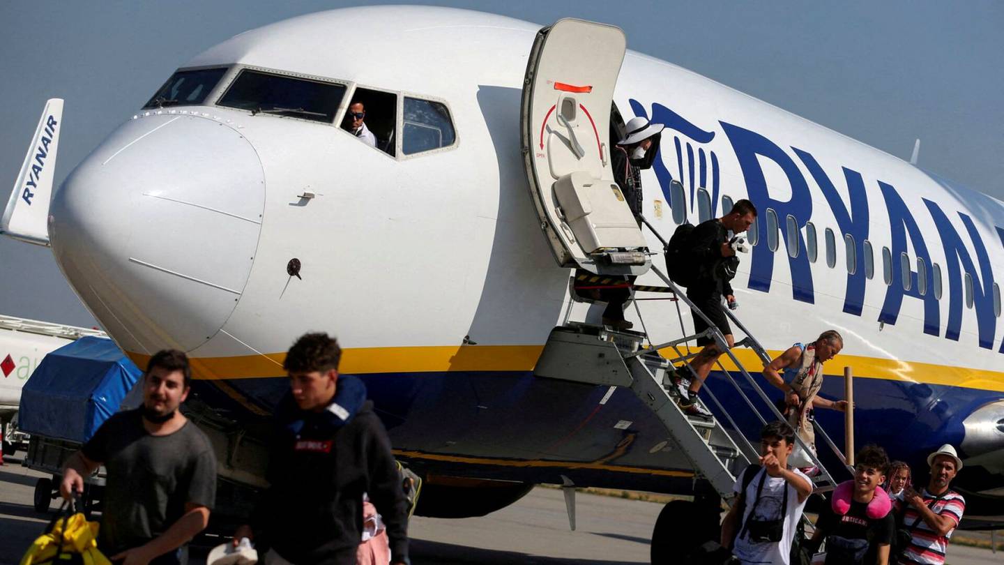 Lentäminen | Lentoyhtiöt lyttäävät ehdotuksen poltto­aine­tukien lopettamisesta: ”Toive­ajattelua”