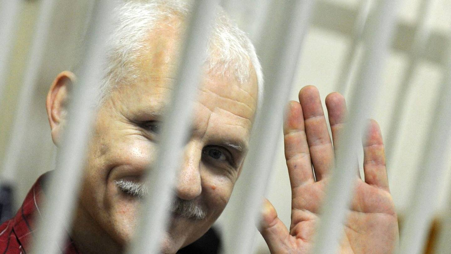 Pääkirjoitus | Lukašenkan on lopetettava rauhannobelisti Ales Bjaljatskin vainoaminen