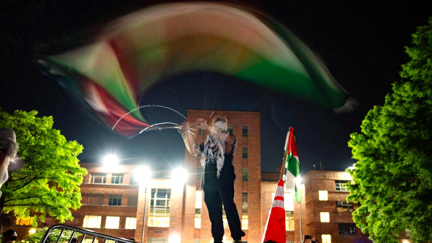 Yhdysvallat | Gazan tukimielen­osoitukset alkoivat levitä Columbian yliopistolta kuin kulo­valkea – Näin silmin­näkijä kuvailee tunnelmaa HS:lle