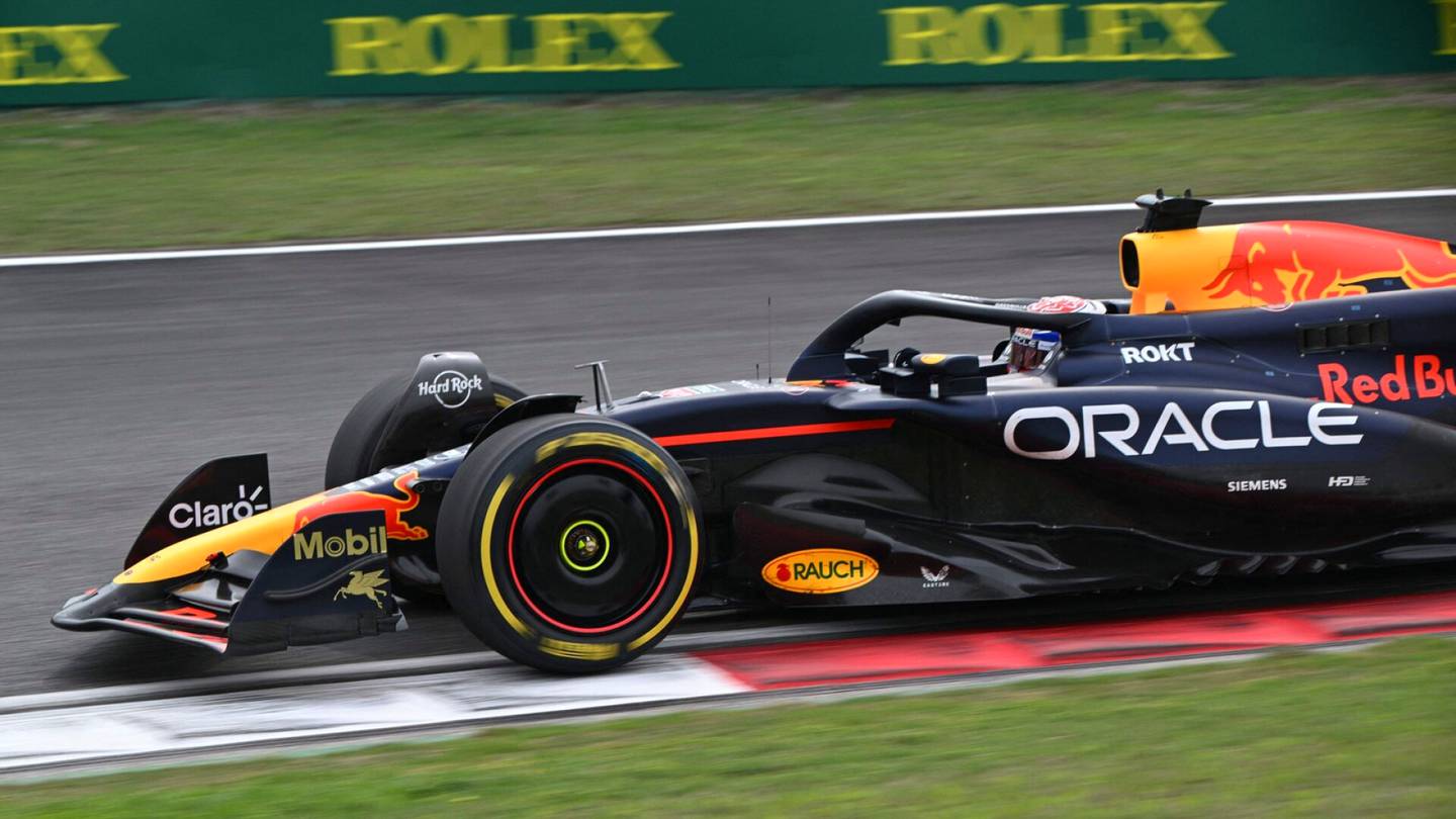 Formula 1 | Lehti: Mercedes houkuttelee Max Verstappenia todellisella jättipalkalla