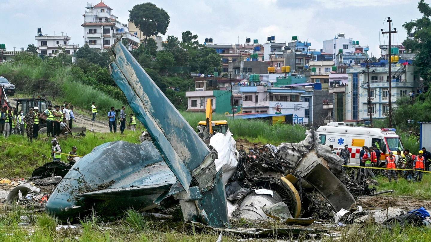 Nepal | Lentokone syöksyi maahan heti ilmaan noustuaan, vain lentäjä pelastui