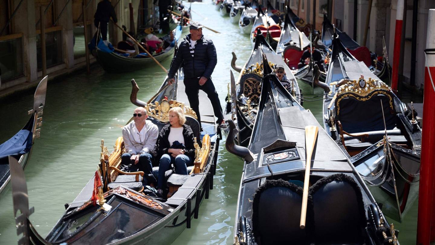 Italia | Venetsia aloitti pääsy­maksun perimisen turisteilta