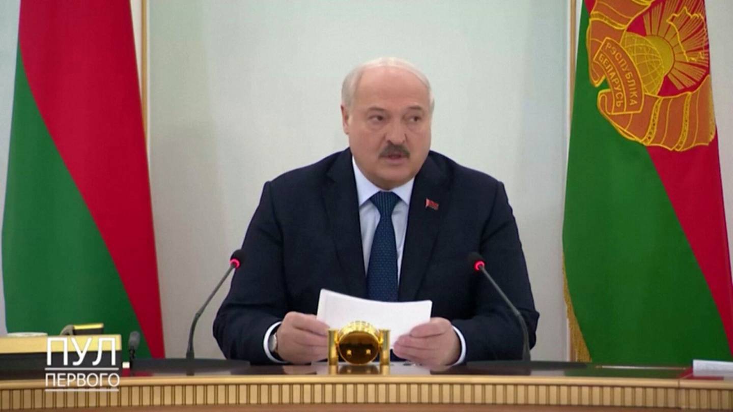 Video | Valko-Venäjän Lukašenka: ”Jos haluatte rauhaa, valmistautukaa sotaan”