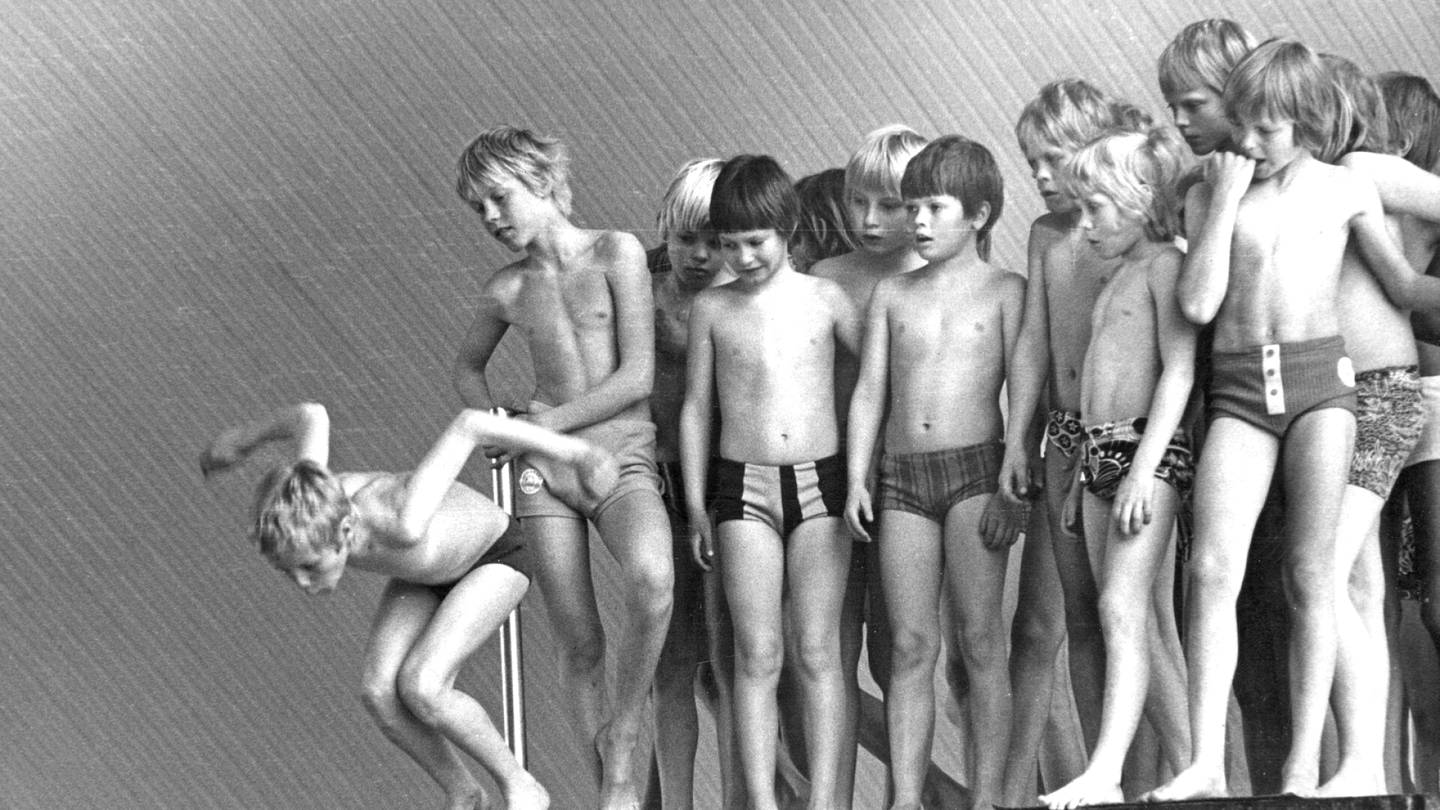 HS 50 vuotta sitten 26.4.1974 | Uimapromootiossa 500 koululaista