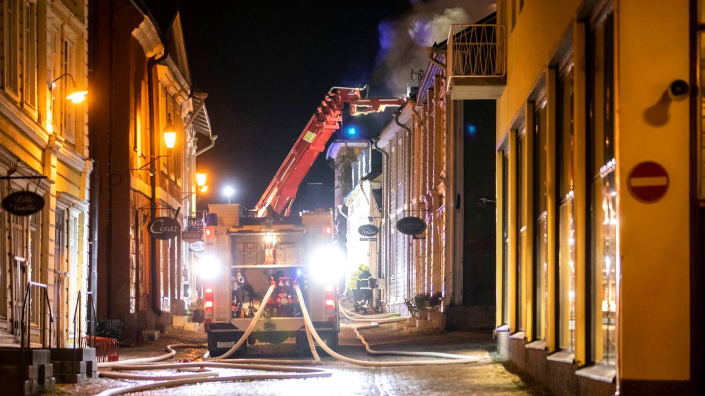 Tulipalot | Poliisi tutkinut Porvoon ravintola­paloa – ”Syytä epäillä rikosta”