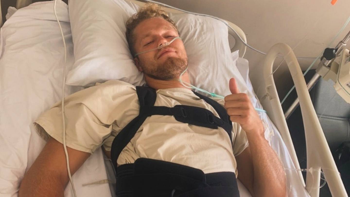 Vakuutukset | Henri Palomäki mursi selkänsä surfatessaan ja on nyt jumissa Balilla, koska vakuutusyhtiö ei suostu kattamaan lääkärilentoa – 