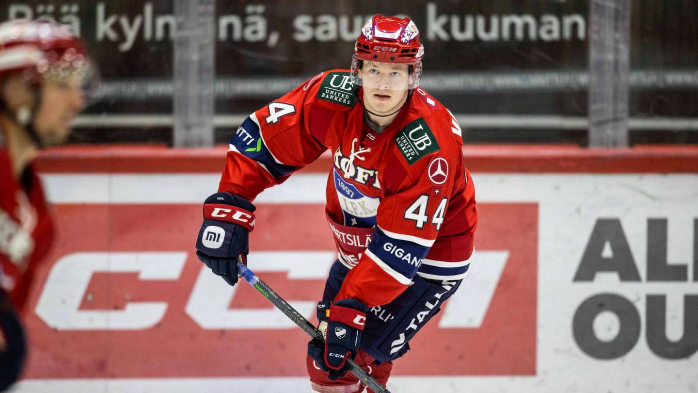 Jääkiekko | Miro Väänäsen kaksi maalia pohjusti HIFK:lle kuudennen sijan – puolivälierissä vastaan tulee Lukko