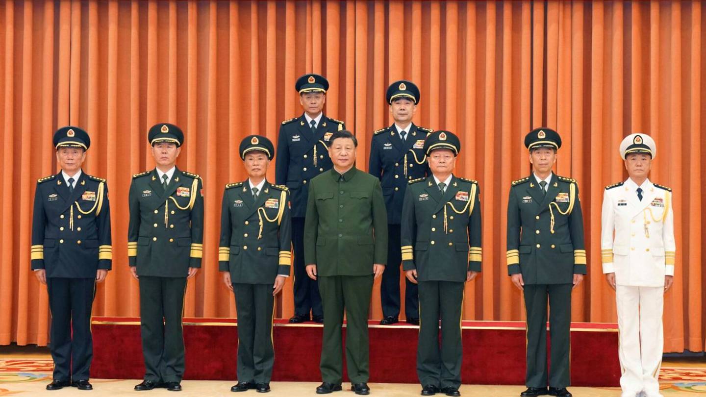 Ydinaseet | Kiinan ydin­asejohto vaihdettiin yllättäen, kaksi kenraalia kateissa