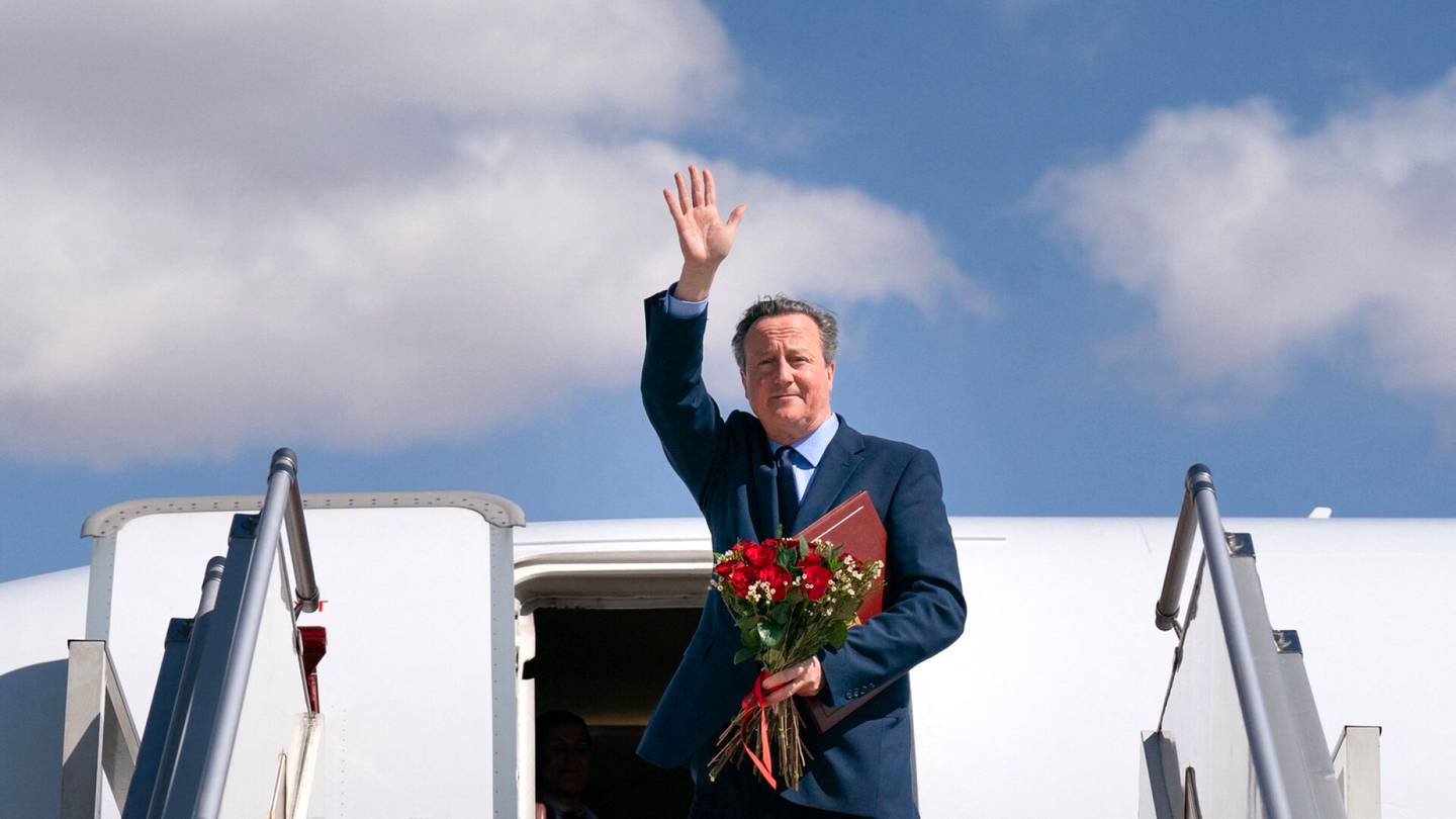 Britannia | Ulkoministeri Cameron herätti tuohtumusta, kun hän matkasi ylellisellä yksityis­koneella työmatkalle