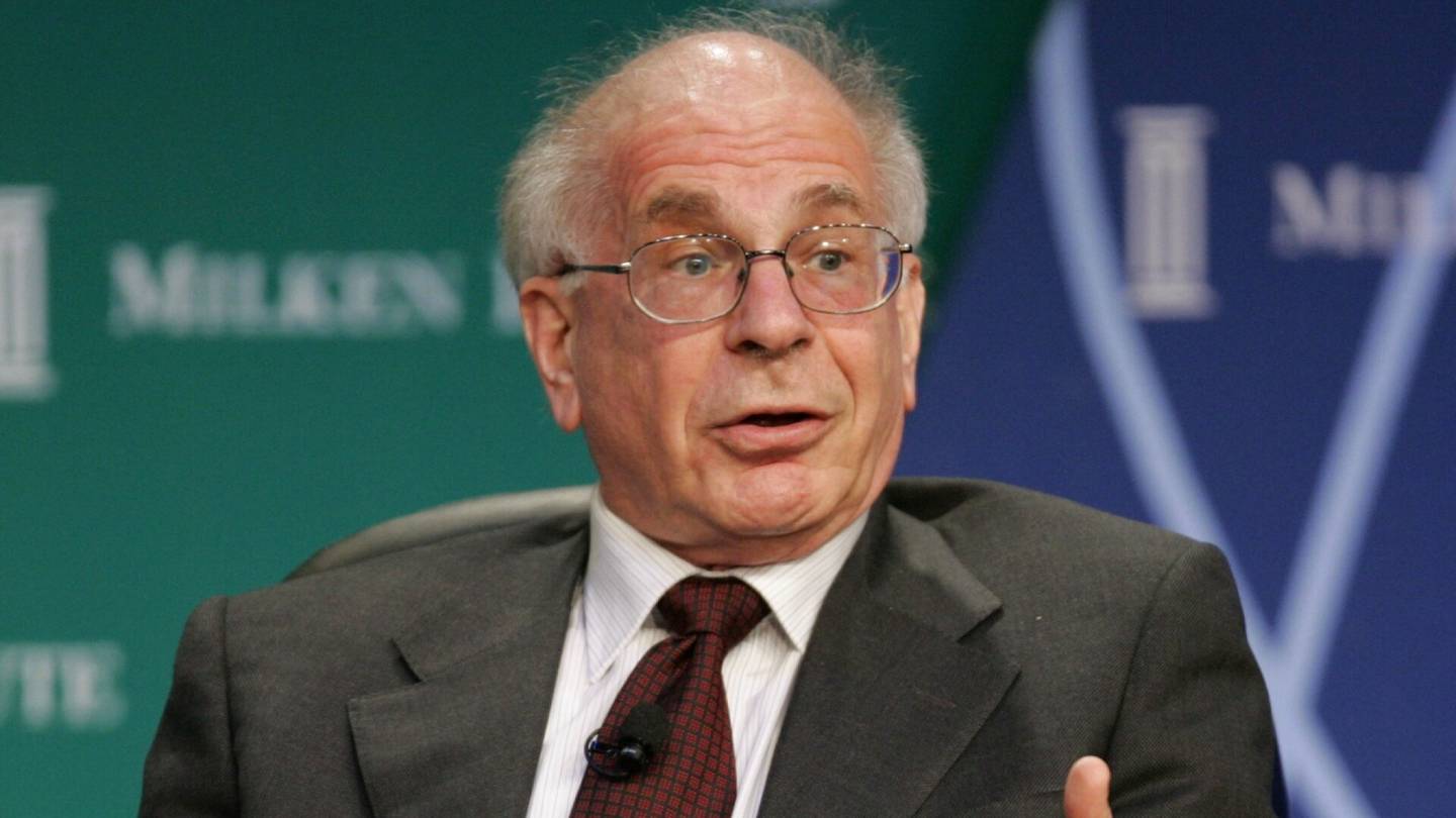 Kuolleet | Talous­tiedettä mullistanut nobelisti Daniel Kahneman on kuollut
