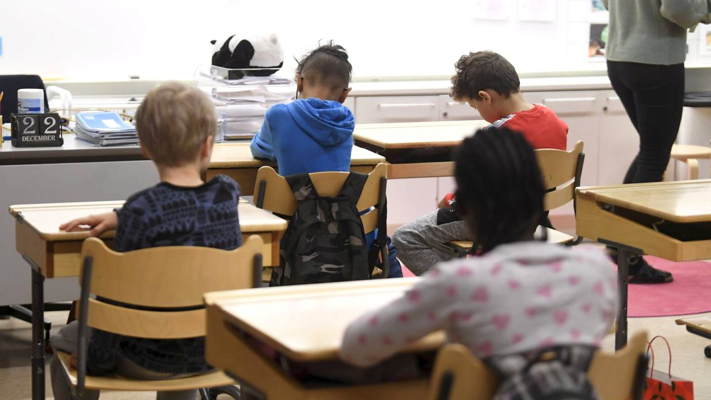 Koulut | Opetus­hallitus on vieraantunut perus­koulujen arjesta, sanoo tutkija