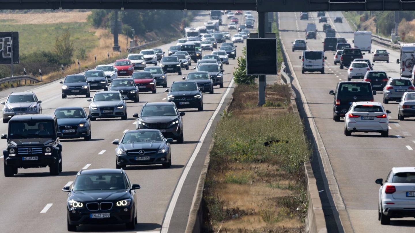 Ympäristö | The Guardian: EU aikoo vesittää autojen päästö­rajoitukset