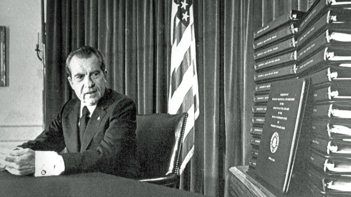 HS 50 vuotta sitten 1.5.1974 | Nixon luovutti nauhojen kopiot