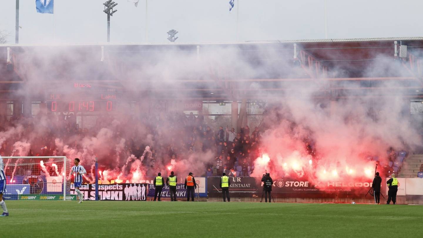 Jalkapallo | HJK langetti faneilleen rangaistuksen – kieltää oluenjuonnin kannattaja­päädyssä