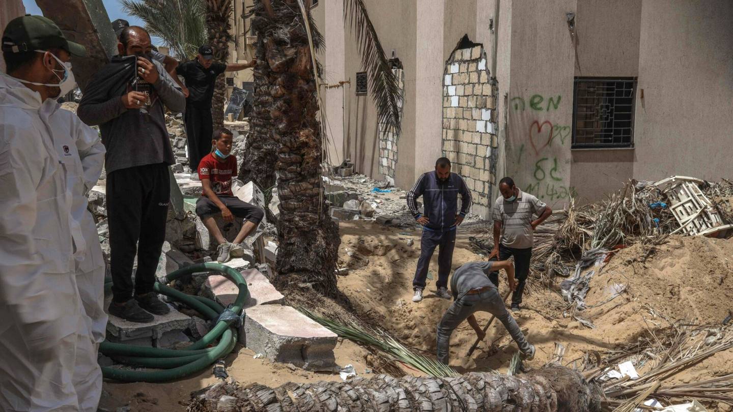 Gazan sota | Gazalaisten sairaaloiden alueelta on löytynyt satoja ruumiita – YK: ”Pidämme tietoja hälyttävinä”