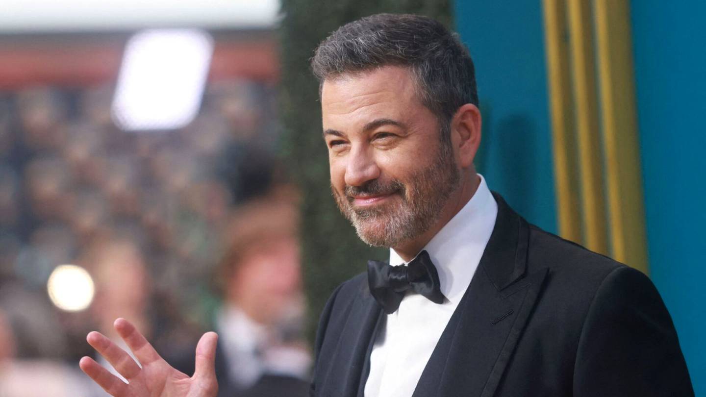 Elokuvat | Jimmy Kimmel palaa Oscar-gaalan juontajaksi historiallisen nolon tapauksen jälkeen