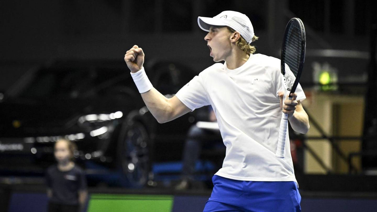 Tennis | Emil Ruusuvuori intoutui vuoden parhaimpaansa ja kehui koti­yleisöä: ”Ihan älytön vaikutus”