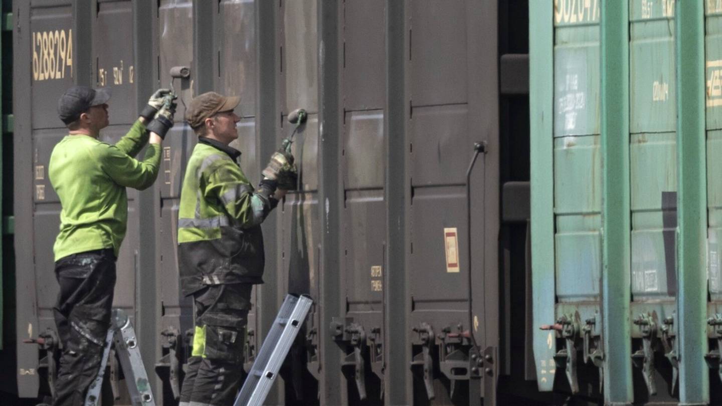 Pakotteet | Suomen viranomaiset haalineet yli 80 miljoonalla eurolla Venäjän pakotelistattujen omaisuutta – Haaviin jäänyt yli tuhat venäläistä junan­vaunua