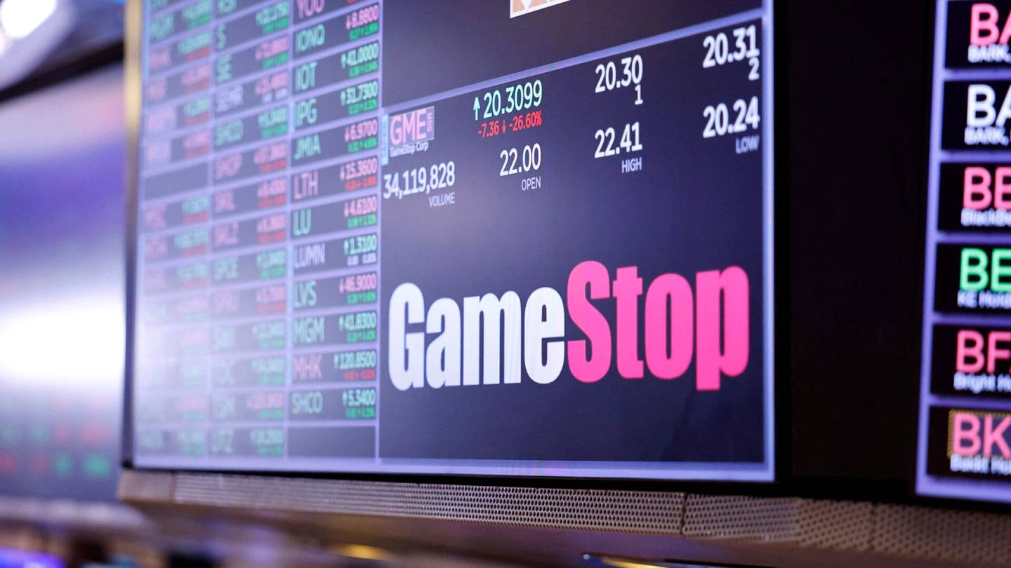 Markkinat | Gamestopin ja AMC:n meemi­osake­ralli päättyi kurssien laskuun