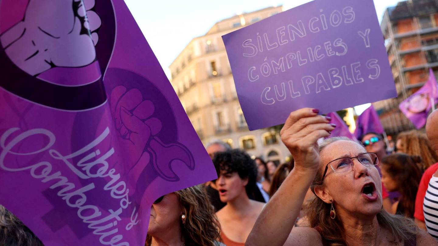 Jalkapallo | YK otti kantaa Espanjan suutelu­kohuun – vaatii puuttumista seksismiin
