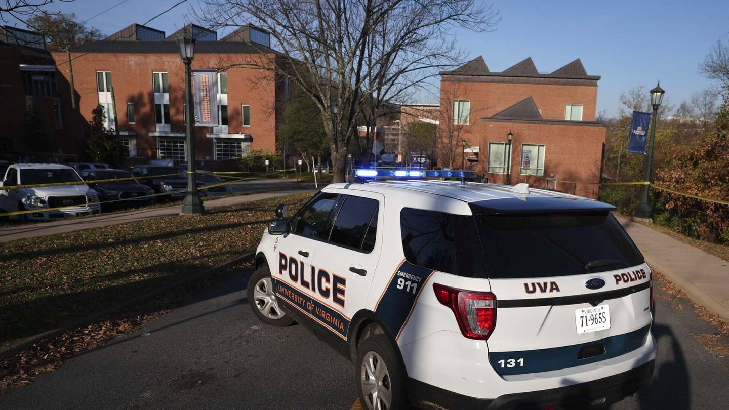 Yhdysvallat | Opiskelija avasi tulen luokka­retkeltä palanneessa bussissa ja tappoi kolme Virginiassa