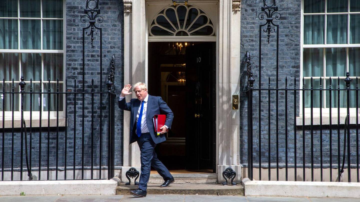 Britannia | ”Uppoava laiva jättää rotan” – Näin poliitikot kommentoivat Johnsonin nopeasti edennyttä eroprosessia