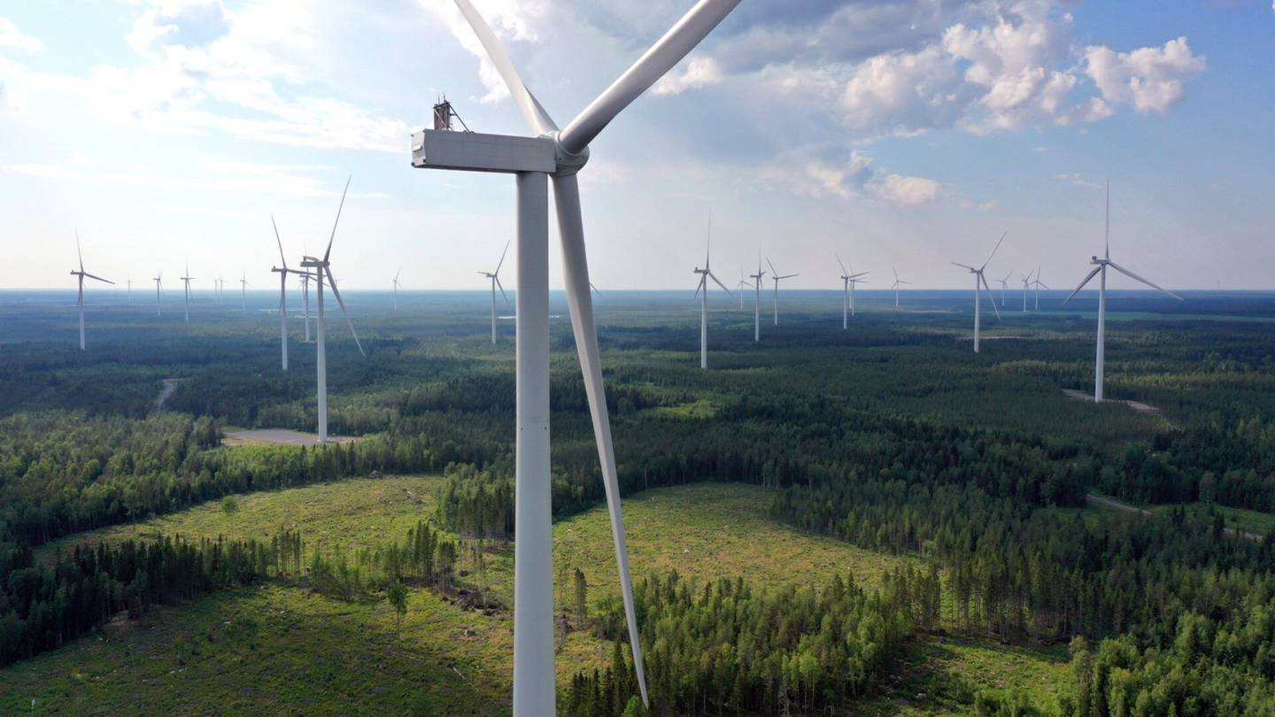 Vihreä siirtymä | ”Tarvittaisiin miljoona per mylly” – Yritykset valmiita maksamaan vain murto-osan Itä-Suomen tuuli­voimaloista