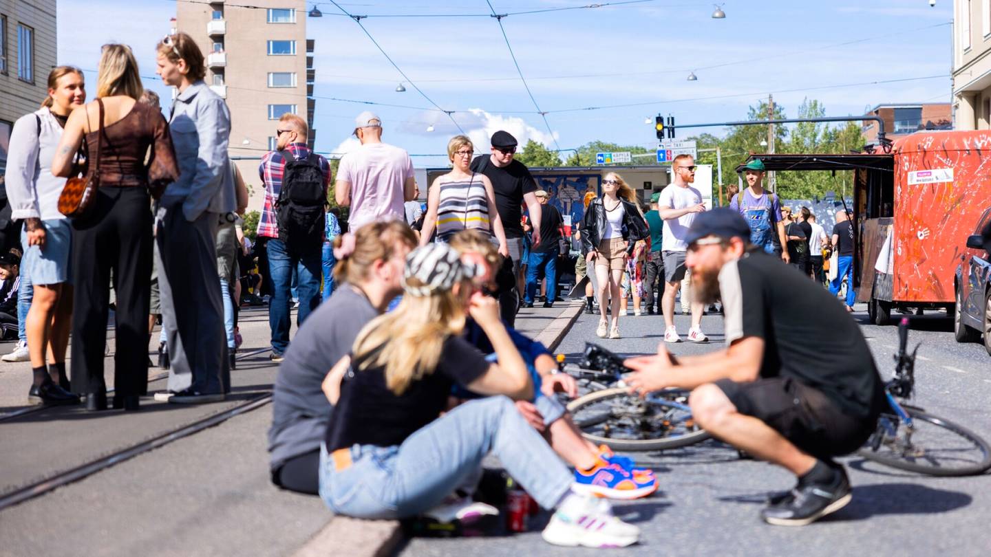 Sää | Kallion katujuhla alkaa, Ilmatieteen laitos lupaa jopa rankkasateita