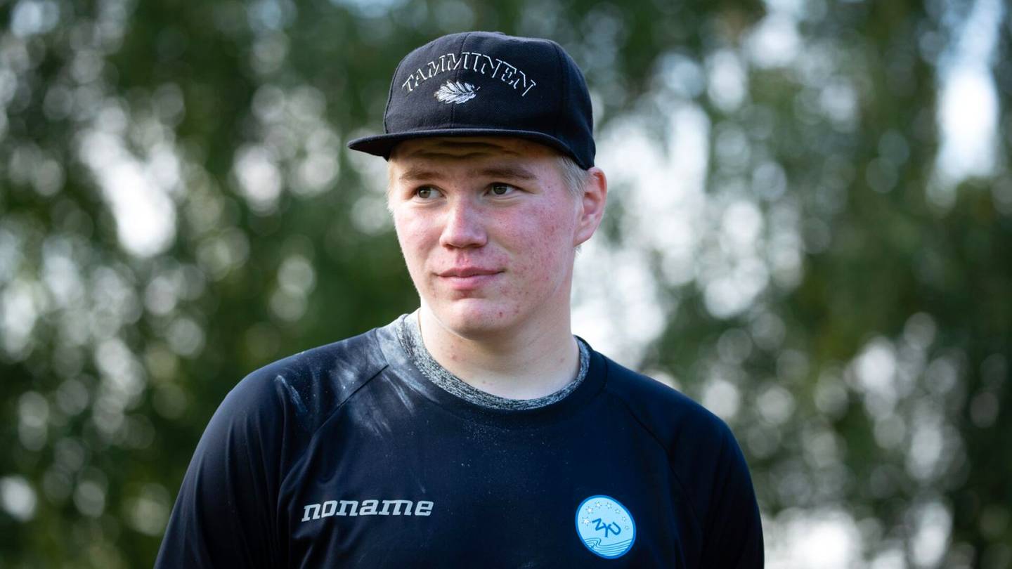 Yleisurheilu | Aatu Kangasniemi, 16, teki kovan ratkaisun ennen EM-finaalia – päätös palkittiin pronssimitalilla