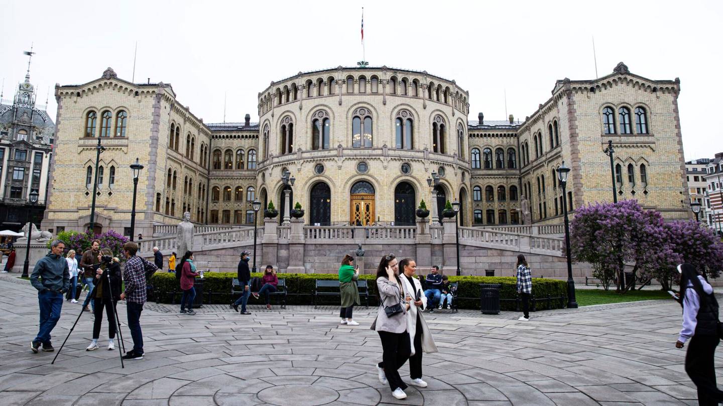 Tasa-arvo | Norja aikoo laajentaa nais­kiintiöitä yritysten hallituksissa