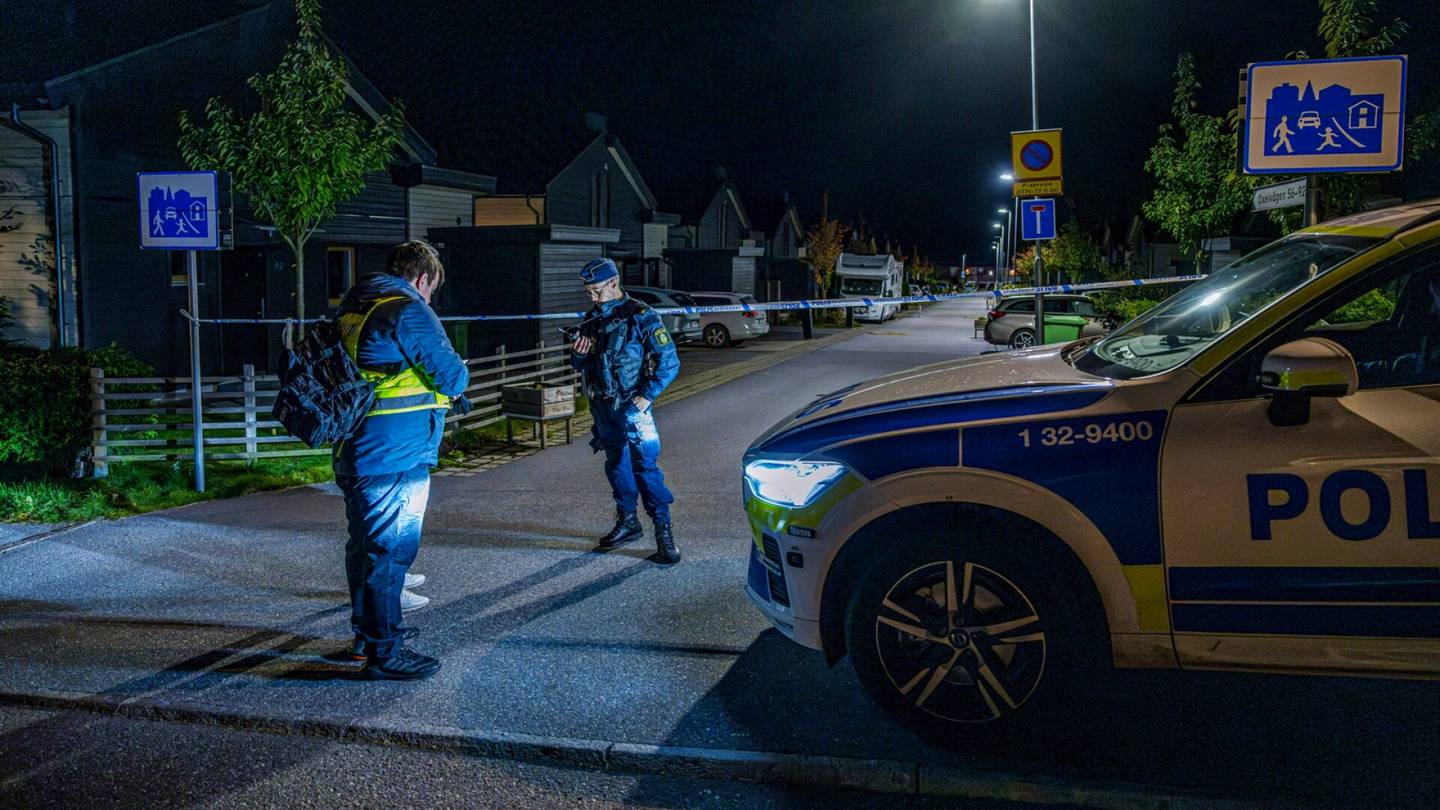 Ruotsi | Kiistelty laki­muutos turva­vyöhykkeistä hyväksyttiin: Ruotsin poliisille lisää valtuuksia