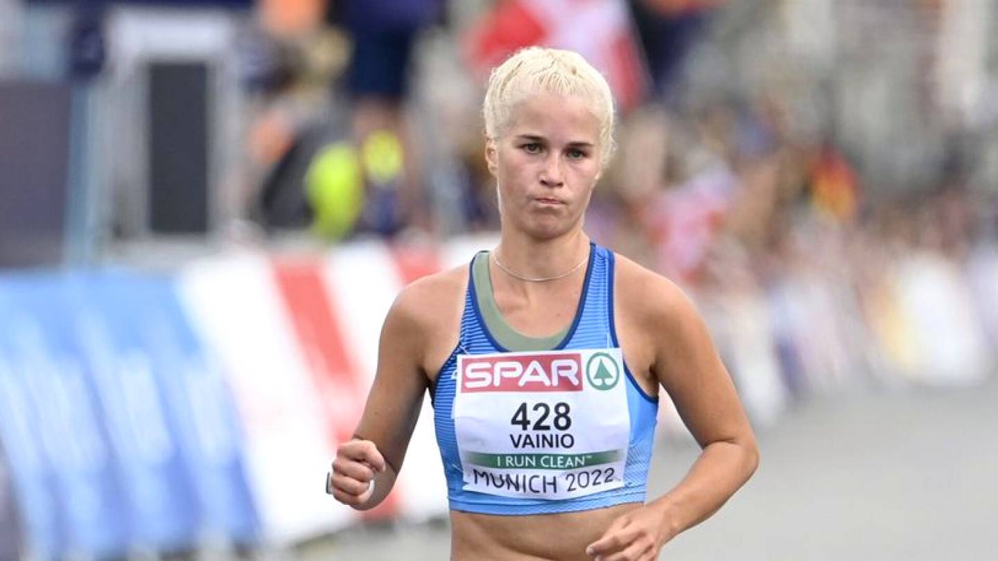 Yleisurheilu | Alisa Vainion keskeytys EM-maratonilla johtui koronasta: ”Lihakset eivät ottaneet enää iskutusta vastaan, ja päässä jyskytti”