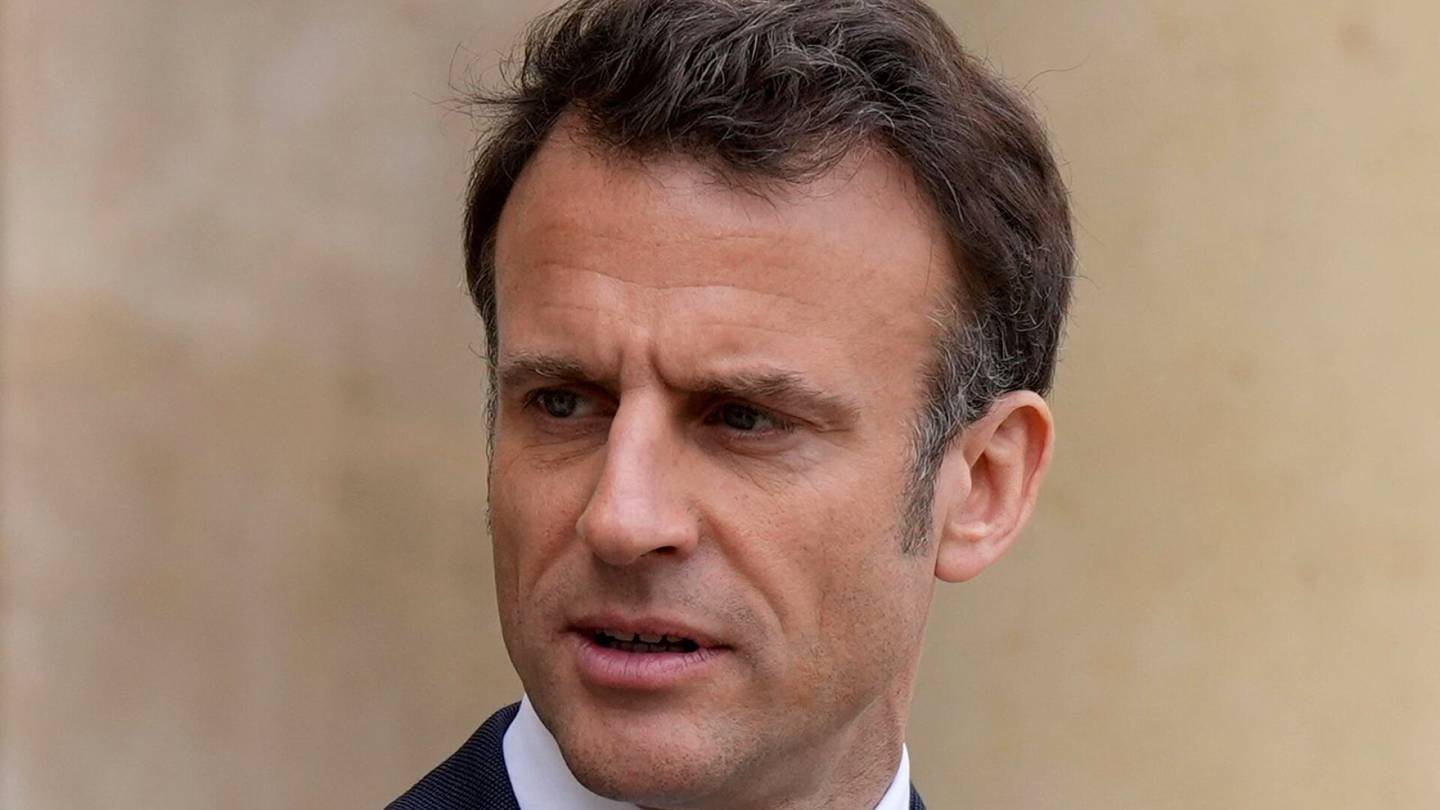 Ranskan eläkeuudistus | Macron yrittää tyynnytellä ranskalaisia illan televisio­puheessa