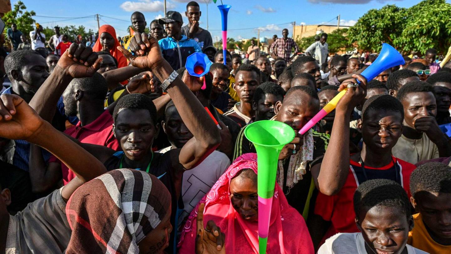 Niger | Tuhannet mielenosoittajat vaativat Ranskaa vetämään joukkonsa Nigeristä