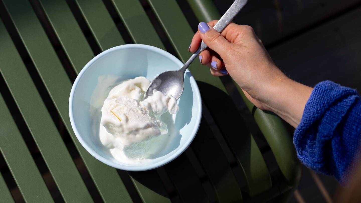 HS-testi | Sokko­testissä vanilja­jäätelöt – Parhaat pisteet litran paketille, joka maksaa 2,69 euroa