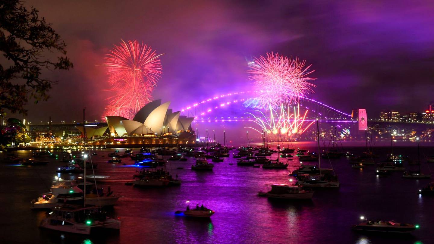 Uusivuosi | Los Angelesista Sydneyyn lentäneet hukkasivat uuden vuoden