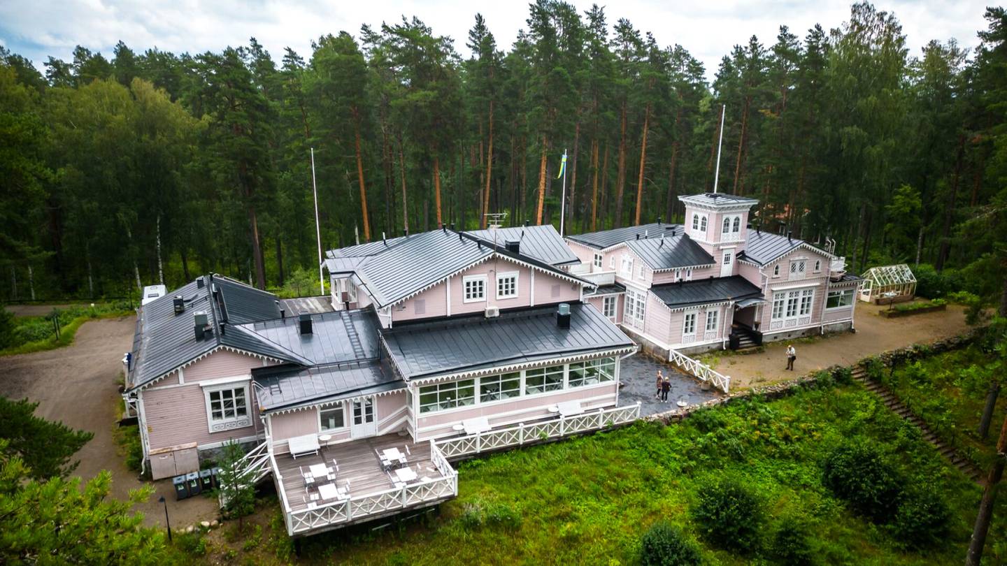 Huutokaupat | Itä-Savo: Hotelli Punkaharjun myynti on keskeytynyt
