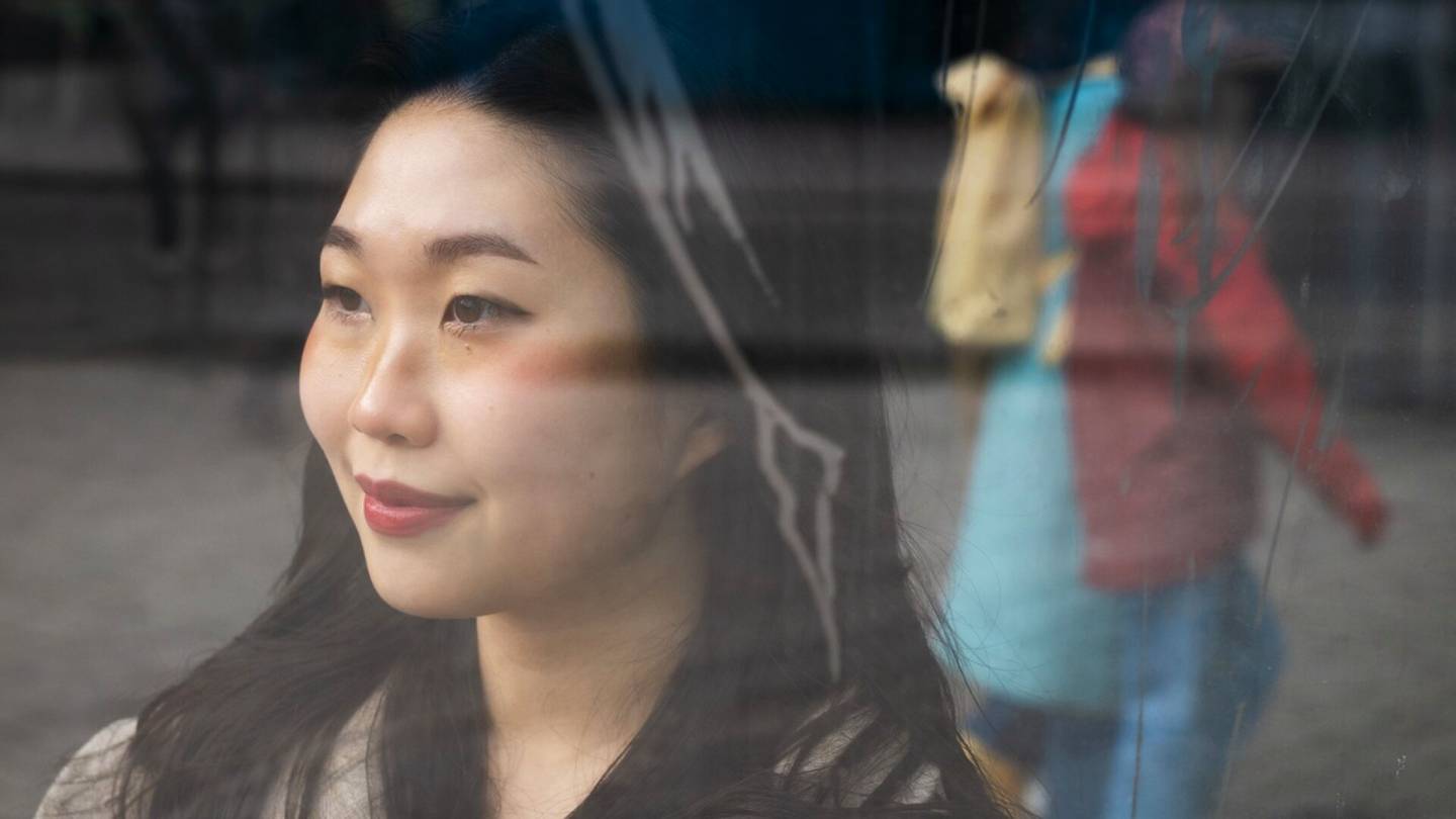 Kauneusihanteet | Korealaisessa kulttuurissa Siyun Lim ei olisi ollut kyllin kaunis unelma-ammattiinsa, mutta Suomessa tilanne on toinen