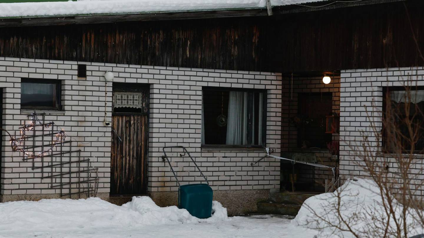 Poliisi | Kirkkonummen Veikkolan talossa kuolleista kaksi oli kolmekymppisiä