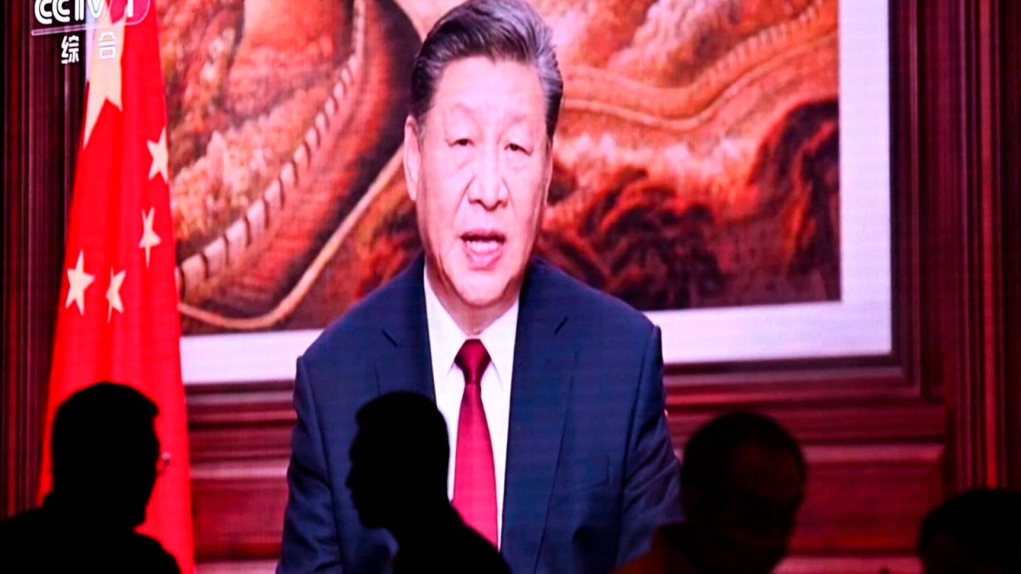 Kiina | Presidentti Xi lupaili uuden­vuoden­puheessaan ”isän­maan yhdistymistä” ja ylisti Venäjä-suhteita