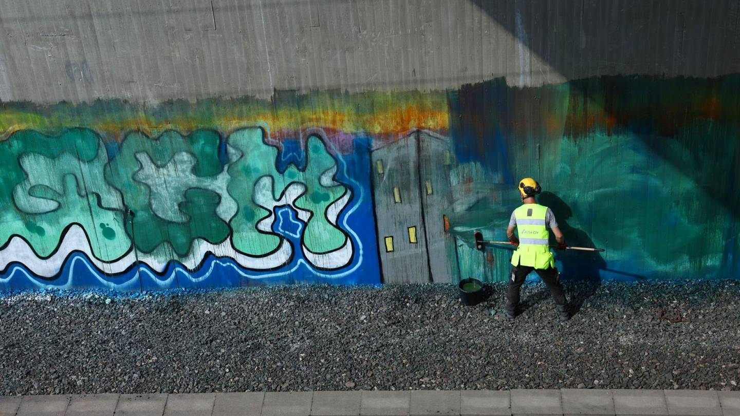 Arhinmäen graffiti | Miten yhden graffitin poisto voi maksaa 3 500 euroa? Väylävirasto vastaa