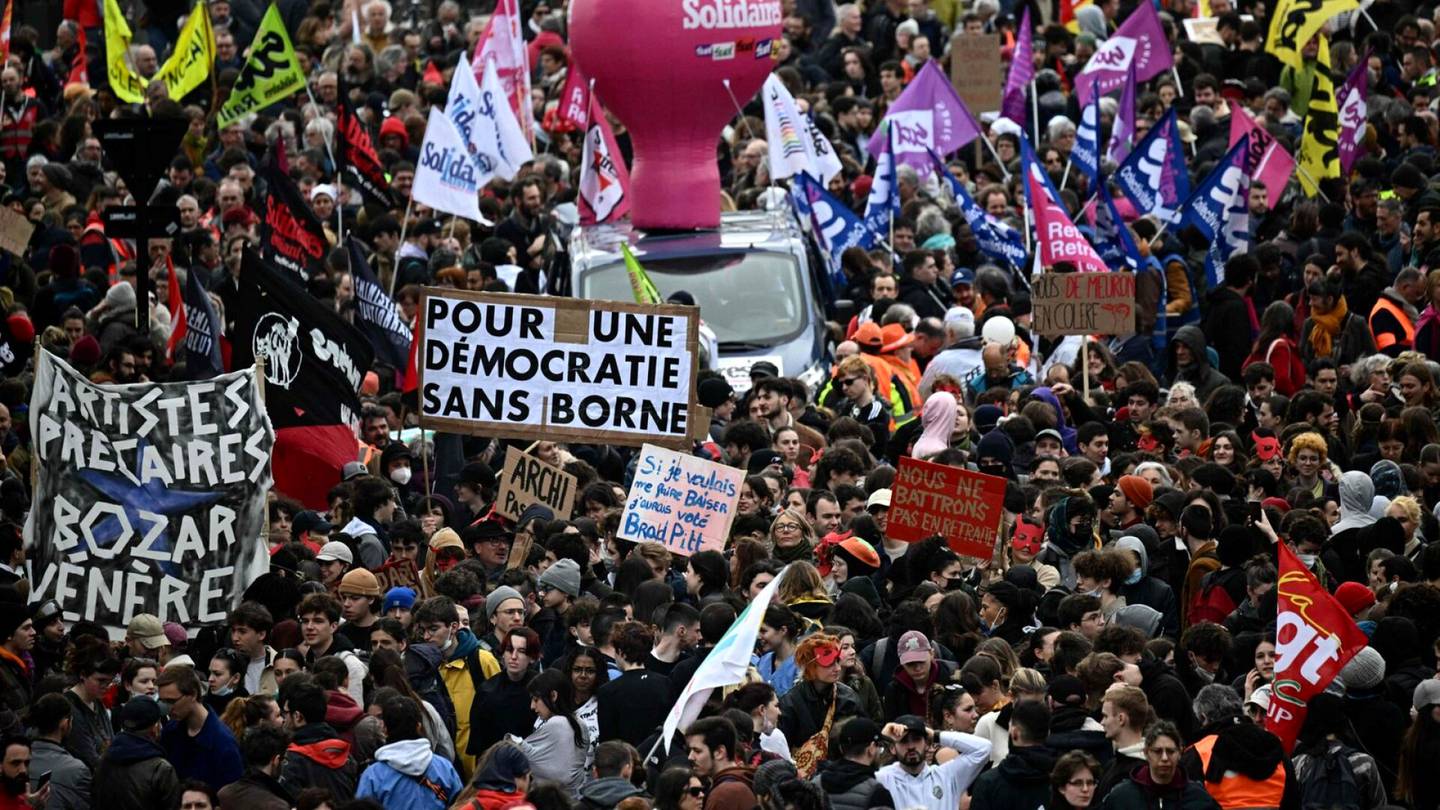 Pääkirjoitus | Ranskassa puretaan muutakin kuin eläkeraivoa