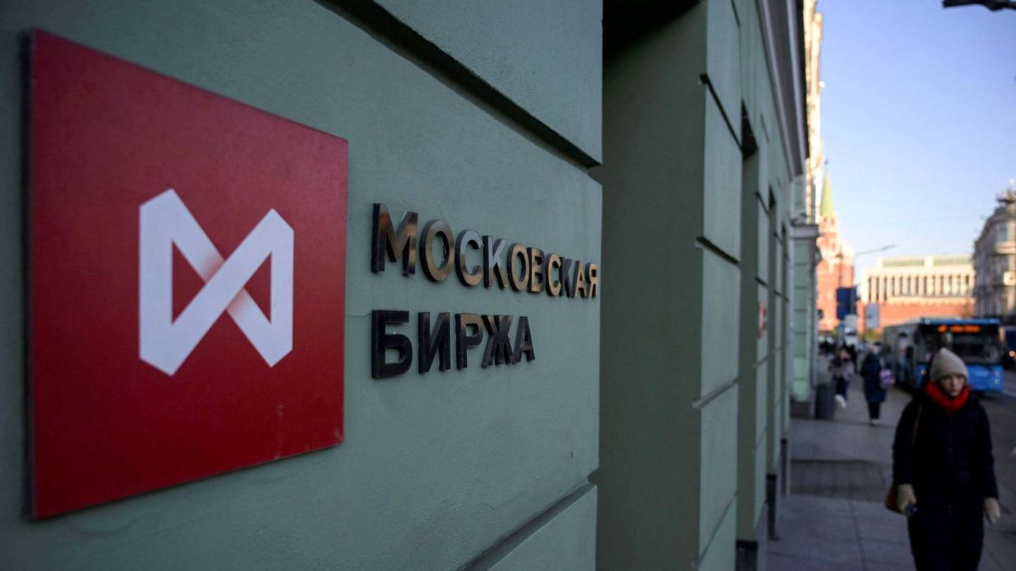 Markkinat | Moskovan pörssin osake­kauppa saattaa vihdoin aueta, asian­tuntija povaa avauksesta rajua – ”pörssi voi kääntyä jopa nousuun”