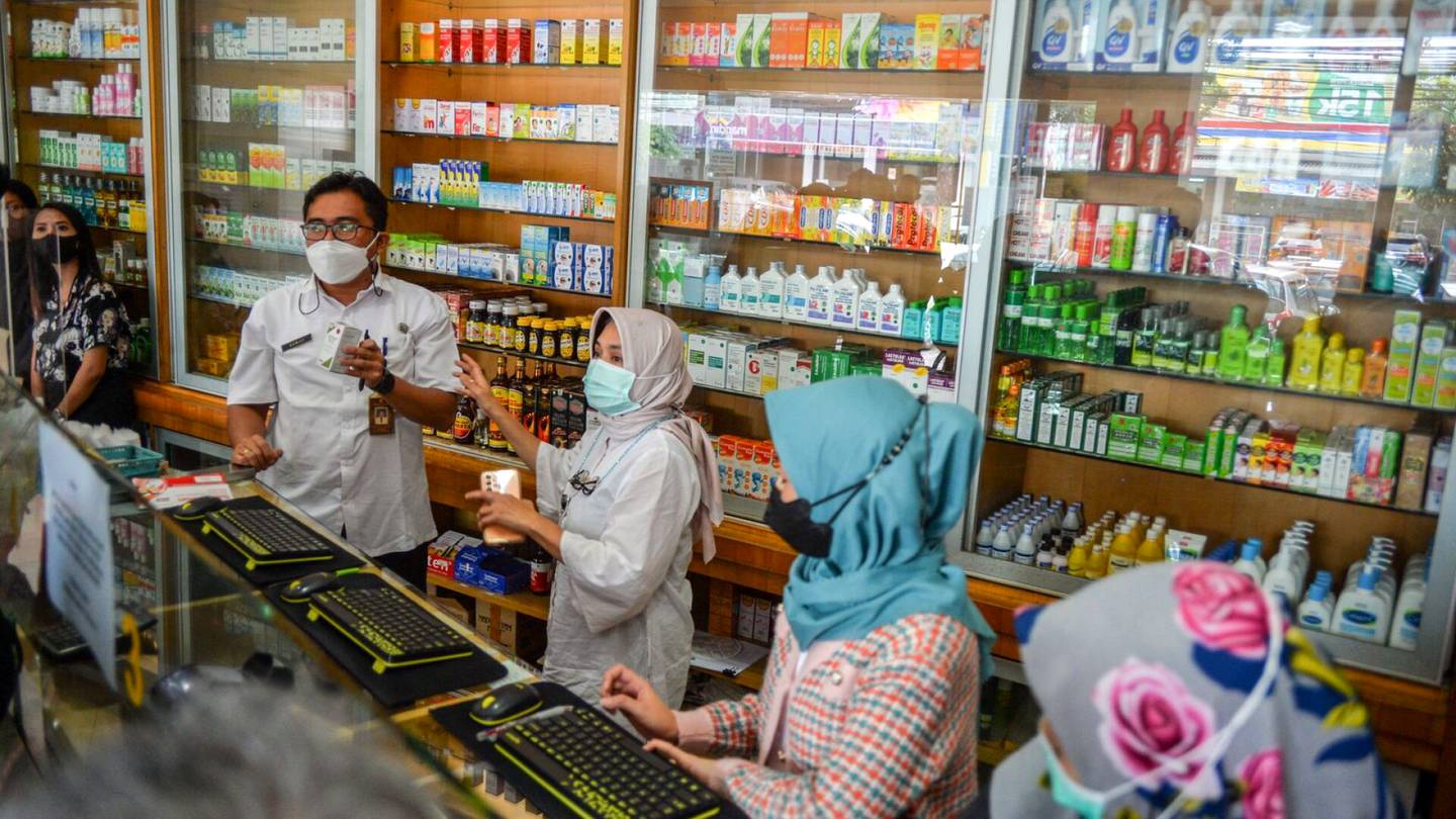 Terveys | Lähes 200 lapsen epäillään kuolleen Indonesiassa haitallisia aineita sisältäneiden lääkkeiden vuoksi