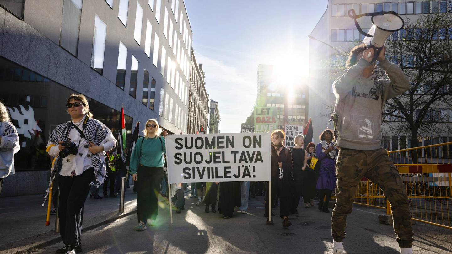Gazan sota | Mielen­osoittajat vaativat Helsingin yliopistoa katkaisemaan yhteydet Israeliin