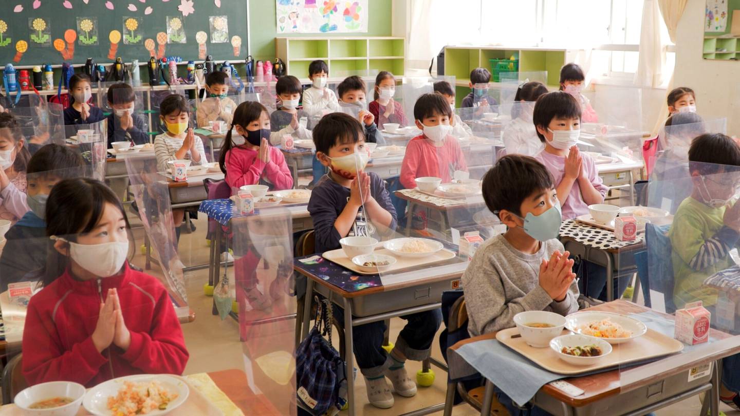 Elokuva-arvio | Tokiolaisessa alakoulussa kuri on kotimaista kovempaa, mutta leikkiäkään ei unohdeta