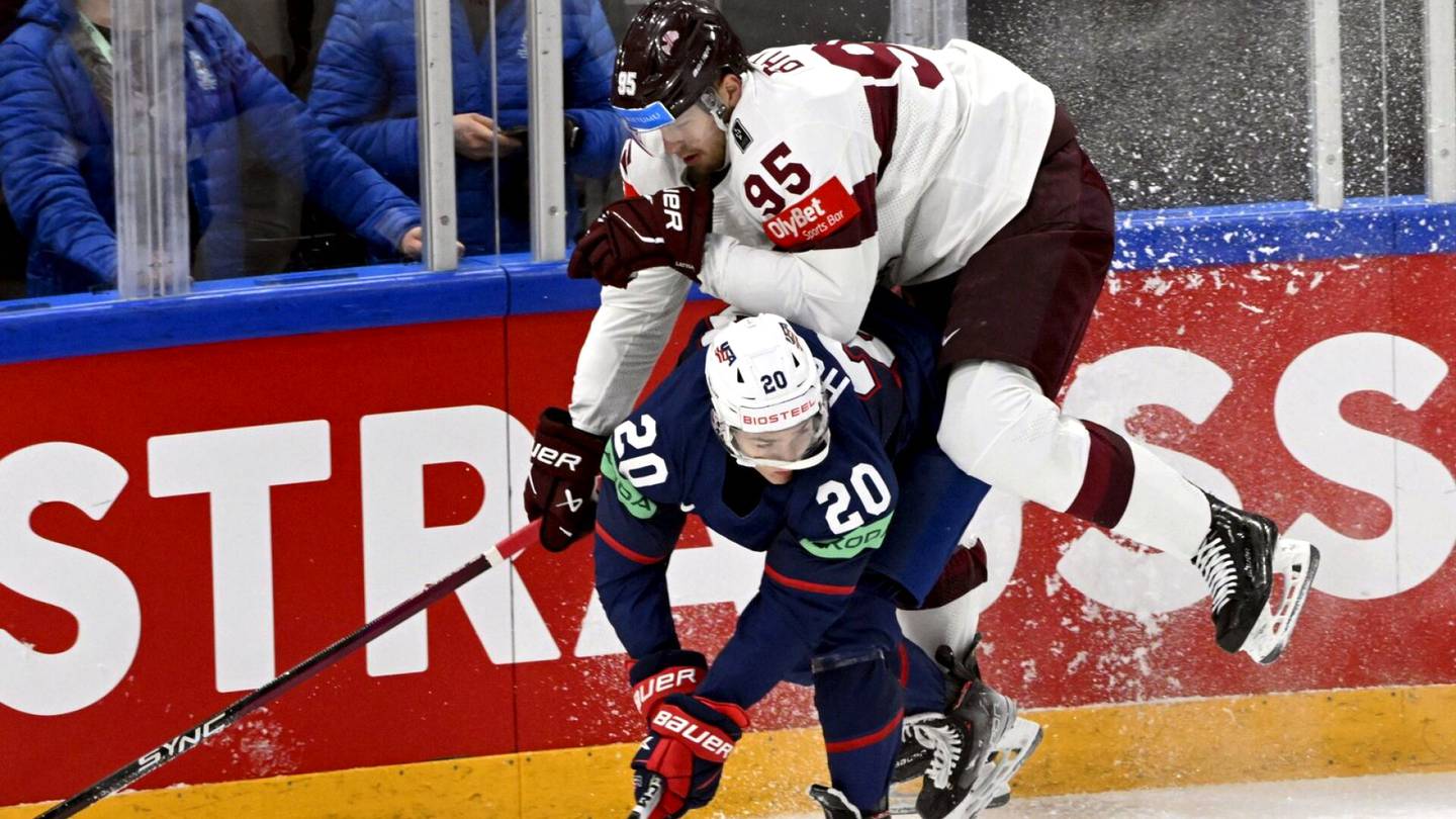 Jääkiekon MM-kisat | Latvia ja USA viihdyttävät, tilanne 2–2 – HS seuraa pronssi­ottelua