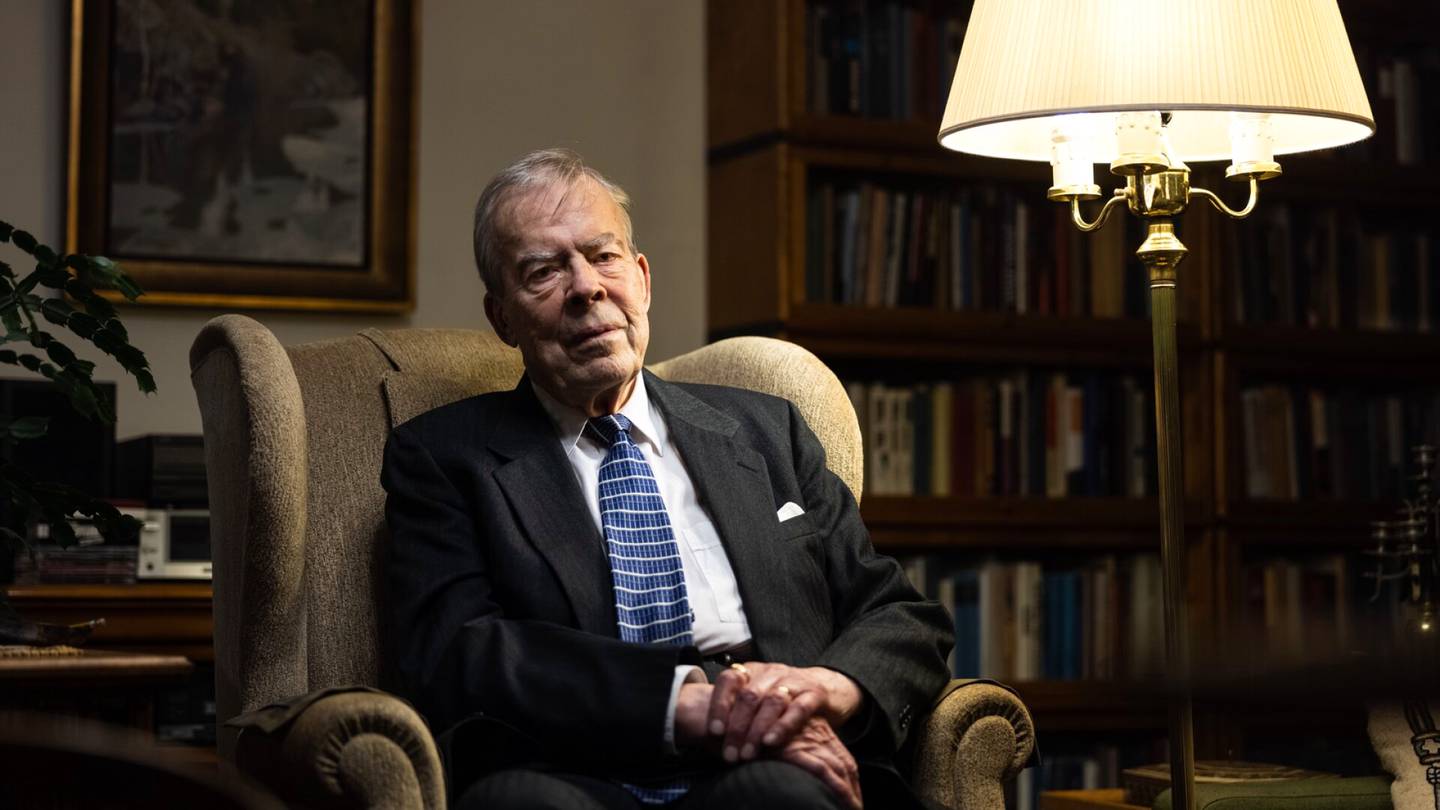 90-vuotias | Diplomaatti Klaus Törnudd on tarkkaillut maailmanpolitiikkaa 1950-luvulta lähtien