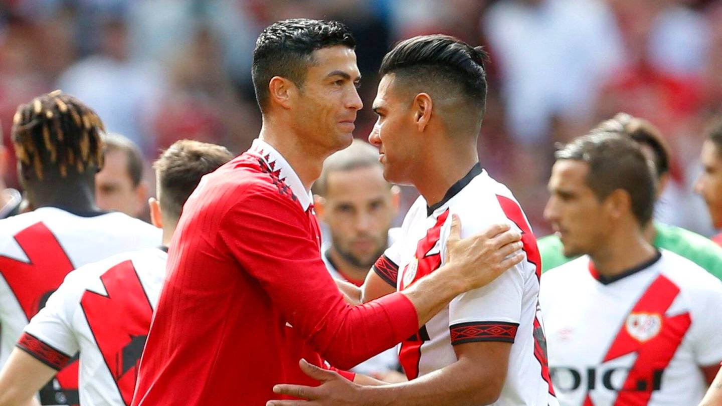 Jalkapallo | Cristiano Ronaldo häipyi stadionilta kesken pelin, eikä ollutkaan ainoa – Joukkueen valmentaja hiiltyi: ”Anteeksi­antamatonta”