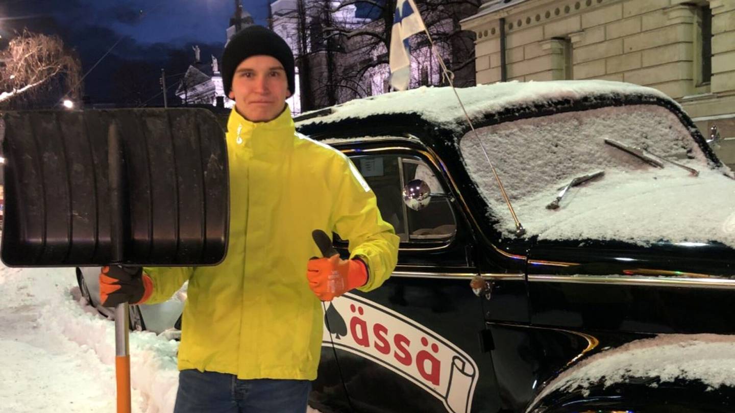 HS Helsinki | Naapuri valitteli, että lumi­töihin uppoaa tunteja – Silloin hyvä­kuntoinen lukio­lainen sai idean